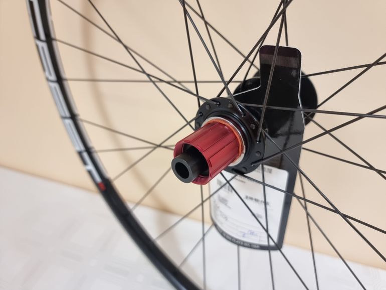 Used Stans Notubes Crest MK3 29" 15x110 and 12x148 Boost Shimano HG Wheelset bike — image 4 of 7