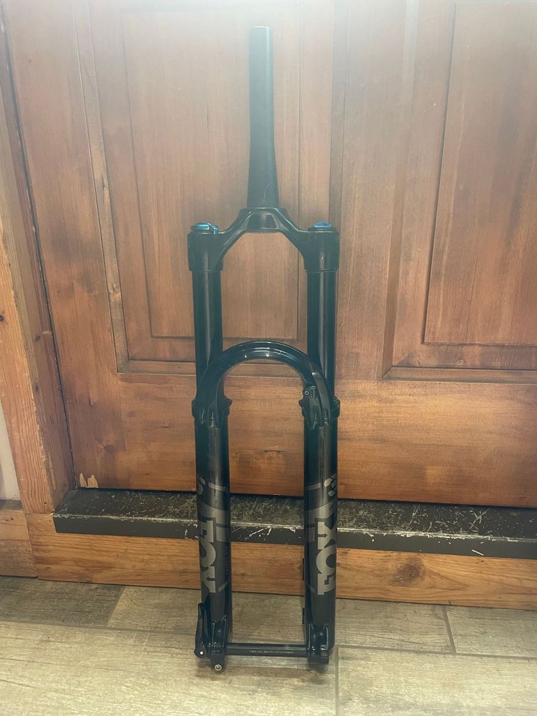 Used Fox 36 Performance Fork 2025 bike — image 2 of 3