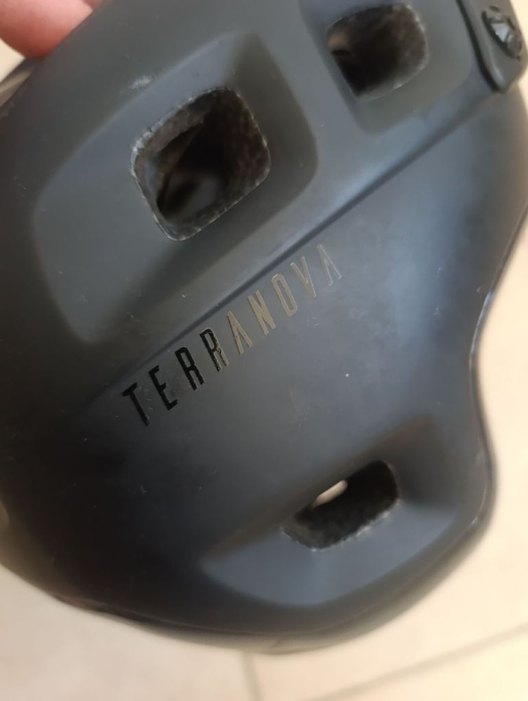 Used MET Terranova MTB Helmet 2025 bike — image 3 of 4