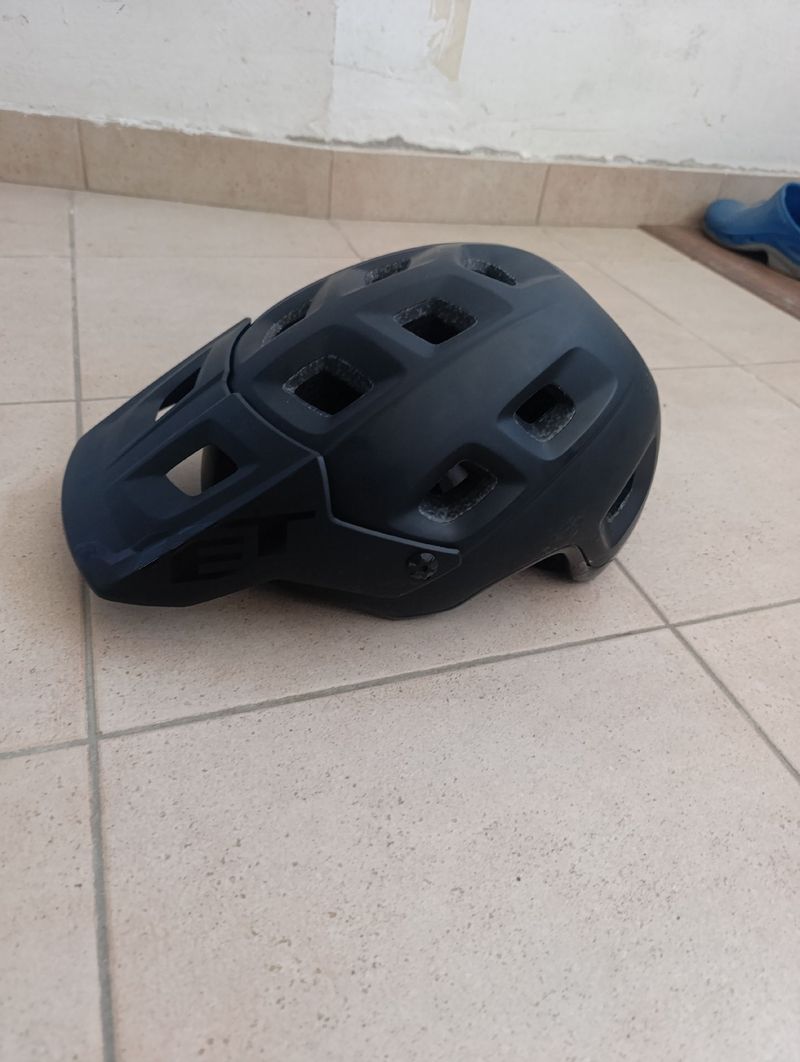 Gebrauchtes MET Terranova MTB Helmet 2025 bike — Bild 1 von 4