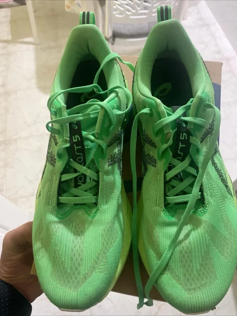 Used Asics Novablast 5 2026 bike — image 1 of 6