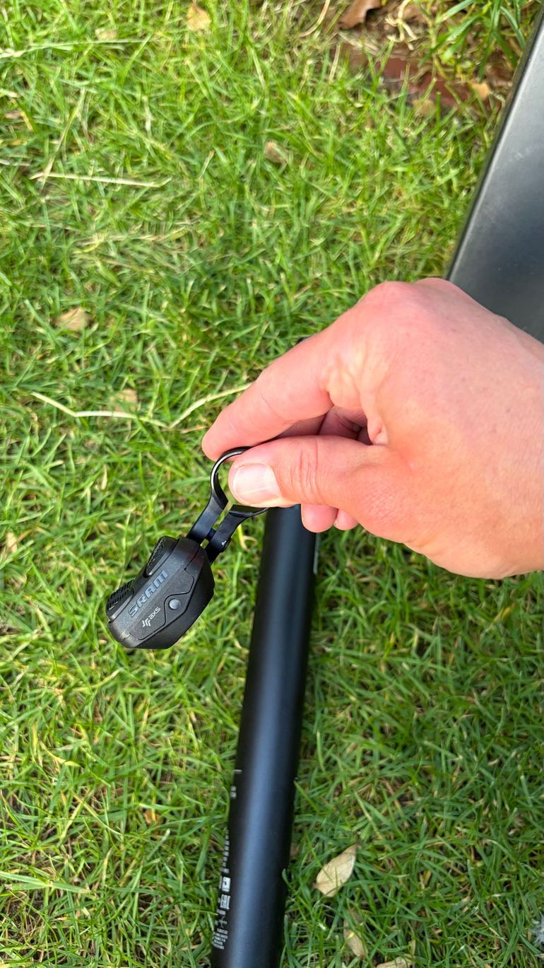 Used RockShox Reverb AXS 31,6mm 150mm 2025 bike — image 10 of 12