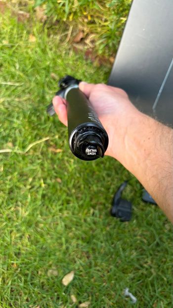 Used RockShox Reverb AXS 31,6mm 150mm 2025 bike — image 8 of 12