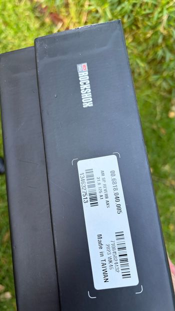 Used RockShox Reverb AXS 31,6mm 150mm 2025 bike — image 12 of 12
