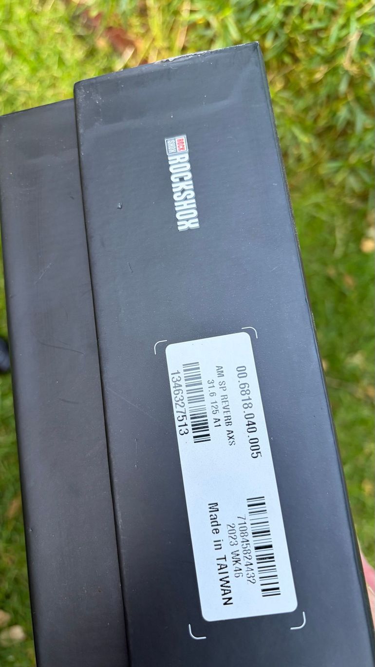 Used RockShox Reverb AXS 31,6mm 150mm 2025 bike — image 12 of 12