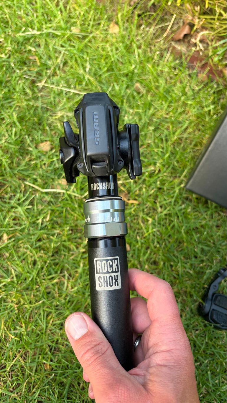 Used RockShox Reverb AXS 31,6mm 150mm 2025 bike — image 2 of 12