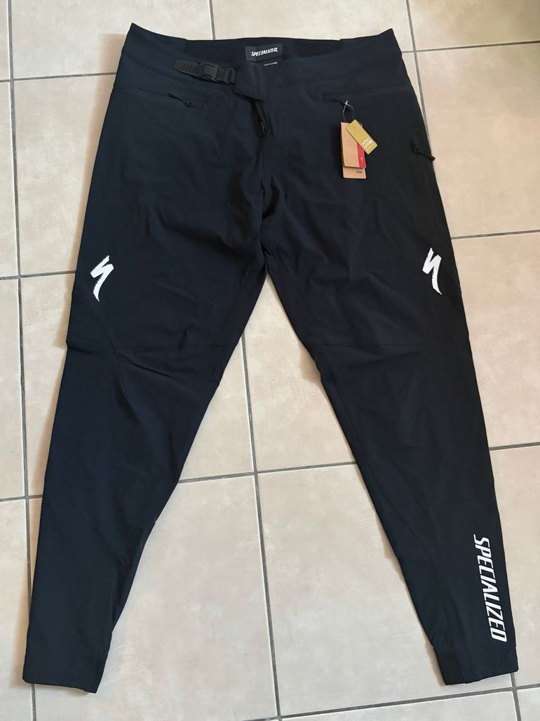 Used Specialized Trail Pants bike — image 2 of 10