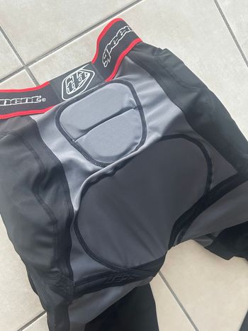 Used Troy Lee Designs Pantalon de protections VTT bike — image 9 of 13