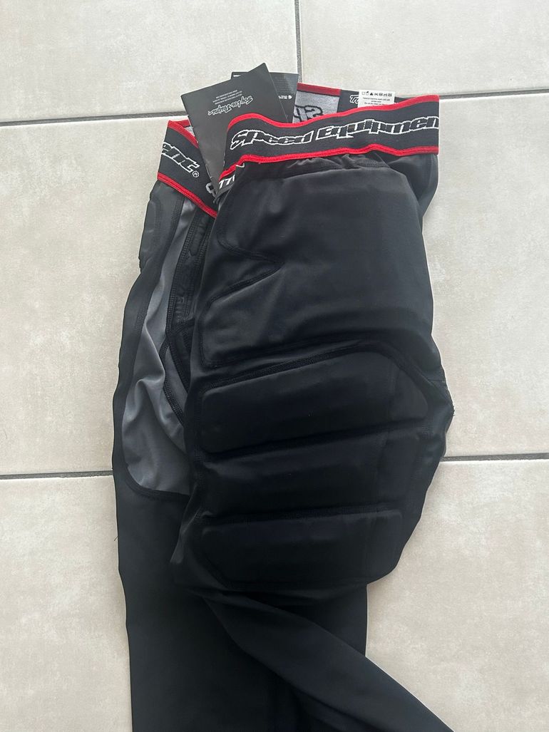 Used Troy Lee Designs Pantalon de protections VTT bike — image 5 of 13