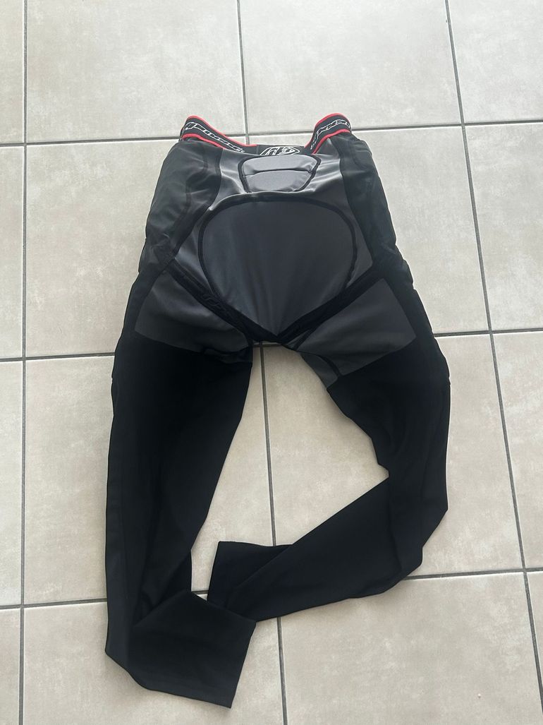Used Troy Lee Designs Pantalon de protections VTT bike — image 6 of 13