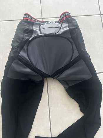 Used Troy Lee Designs Pantalon de protections VTT bike — image 7 of 13