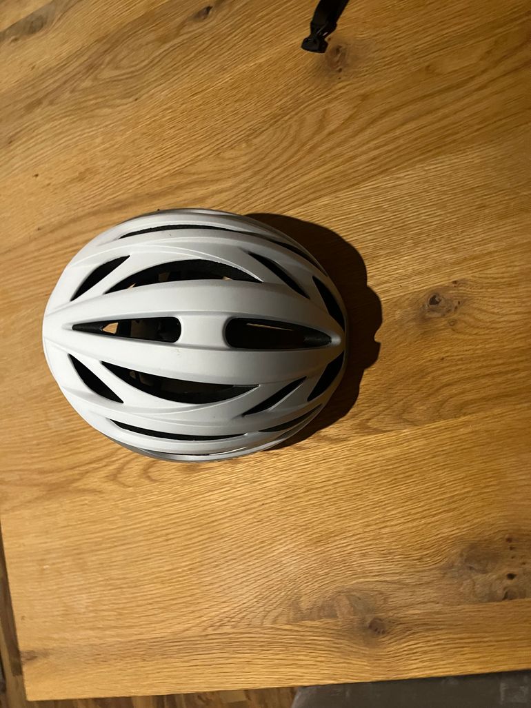 Used Giro Syntax 2025 bike — image 2 of 4