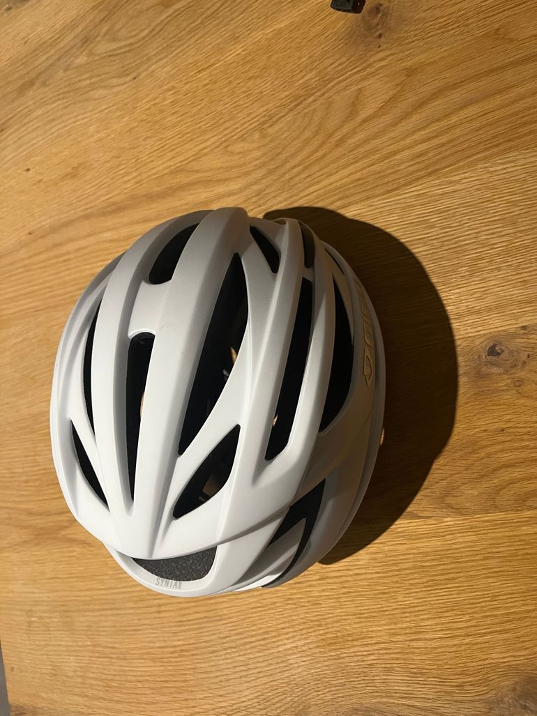 Used Giro Syntax 2024 bike, ,  — image 1 of 4