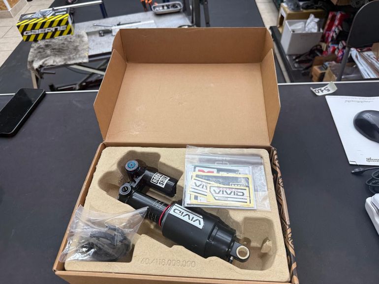 Used RockShox Vivid Ultimate 205x62.5 2025 bike, ,  — image 4 of 4