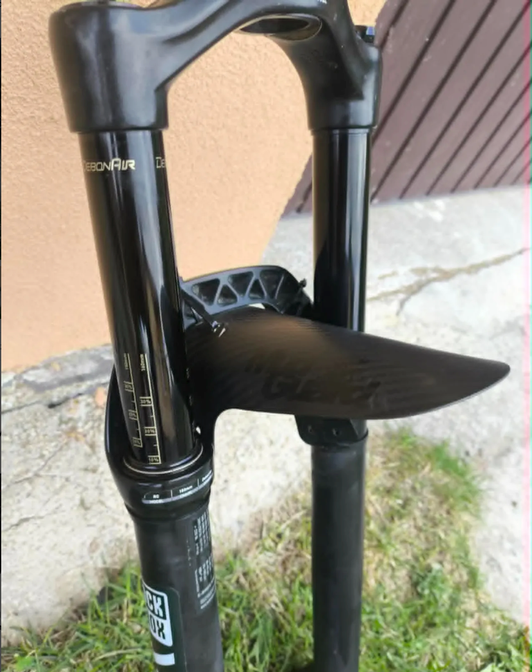 Used RockShox Yari RC 150mm Fork bike — image 4 of 5