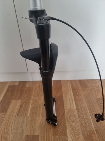 Tweedehands Sr Suntour raidon 29 bike — afbeelding 4 van 5