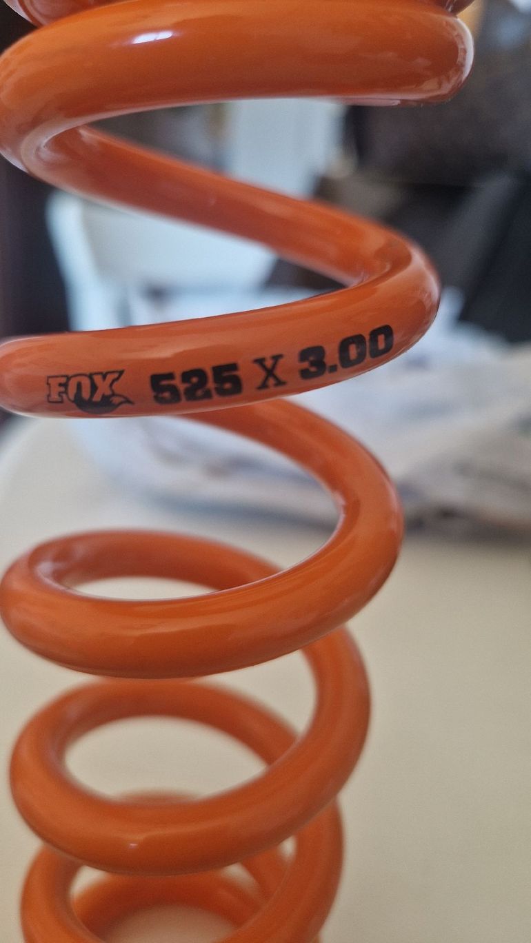Used Fox Racing SLS Coil Spring 525lb x 3.00 2026 bike — image 2 of 2