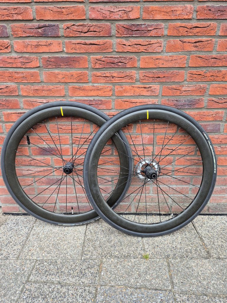 Gebrauchtes Mavic Cosmic SL 45 Disc 23mm 2020 bike — Bild 1 von 3