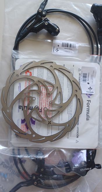 Brugt Formula Cura 4 disc brake 2024 bike — billede 2 af 4