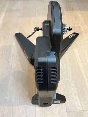 Brugt Garmin Flux S Smart Trainer bike — billede 3 af 5