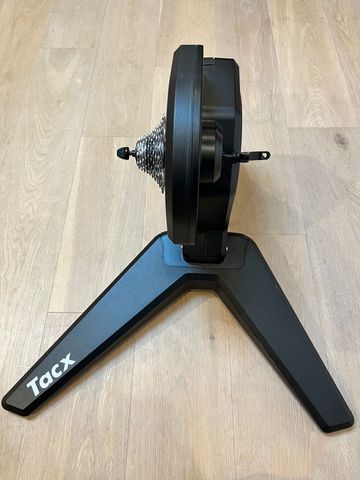 Brugt Garmin Flux S Smart Trainer bike — billede 4 af 5