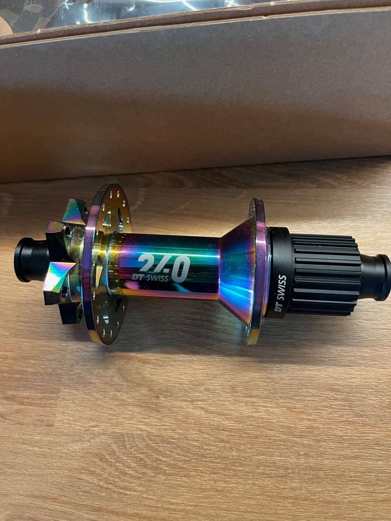 Dt Swiss 240 Naben-Set Oil Slick 2024 bike d'occasion — image 2 sur 3