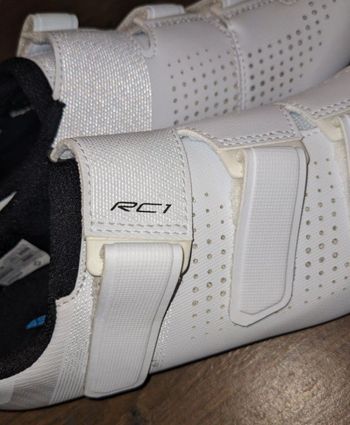 Used Shimano RC1 Road Shoes Size 43 bike — image 2 of 6