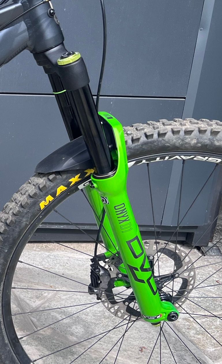 Used Dvo Onyx D1 170mm Boost Fork 29” 2025 bike — image 2 of 4