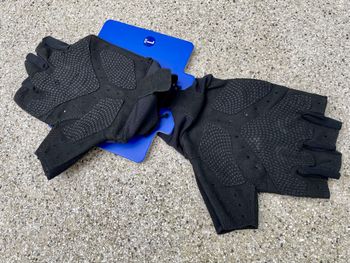 Used Giant Elevate SF Gloves bike — image 2 of 4