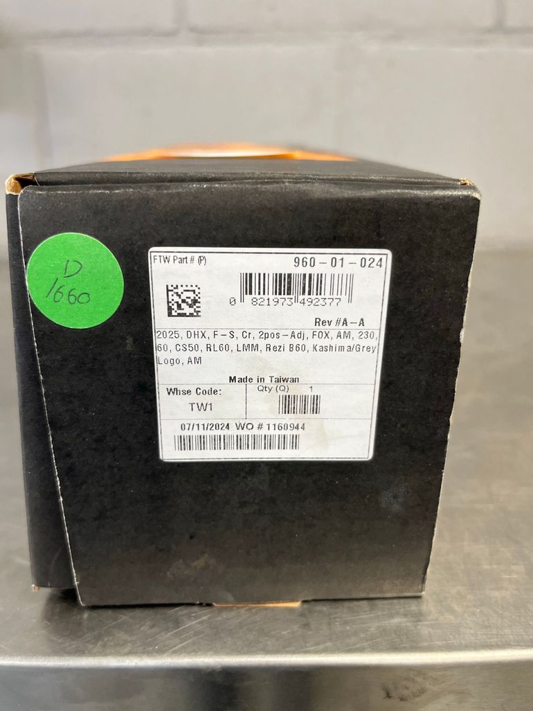 Used Fox DHX Factory 2pos-Adj 230x60 2025 bike — image 2 of 2
