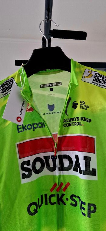 Used Castelli soudal quick step 2025 bike — image 4 of 4
