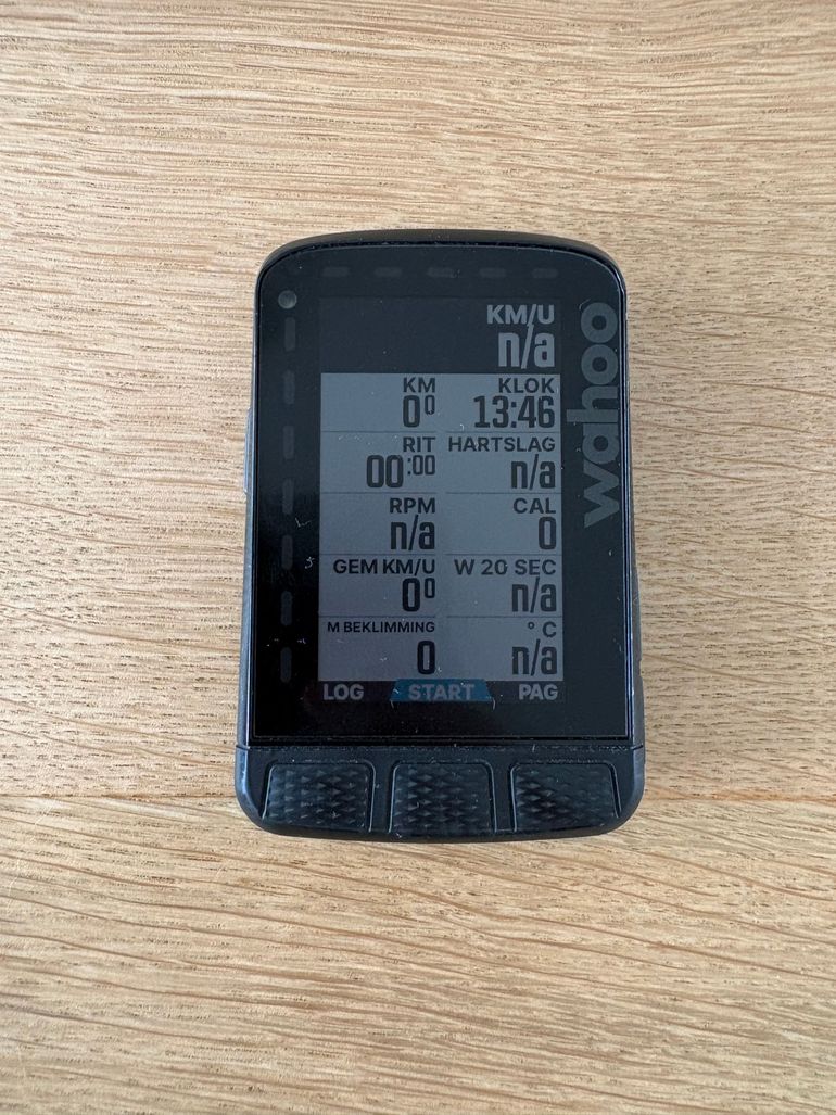Used Wahoo ELEMNT ROAM v2 GPS Bike Computer 2024 bike — image 1 of 2