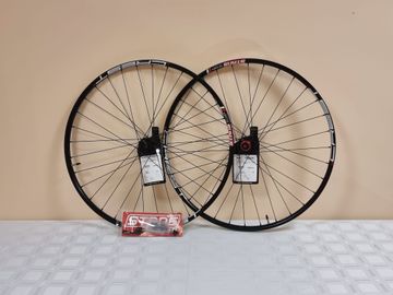 Brugt Stans Notubes Crest MK3 29" 15x100 and 12x148 Boost SRAM XD Wheelset Wheels