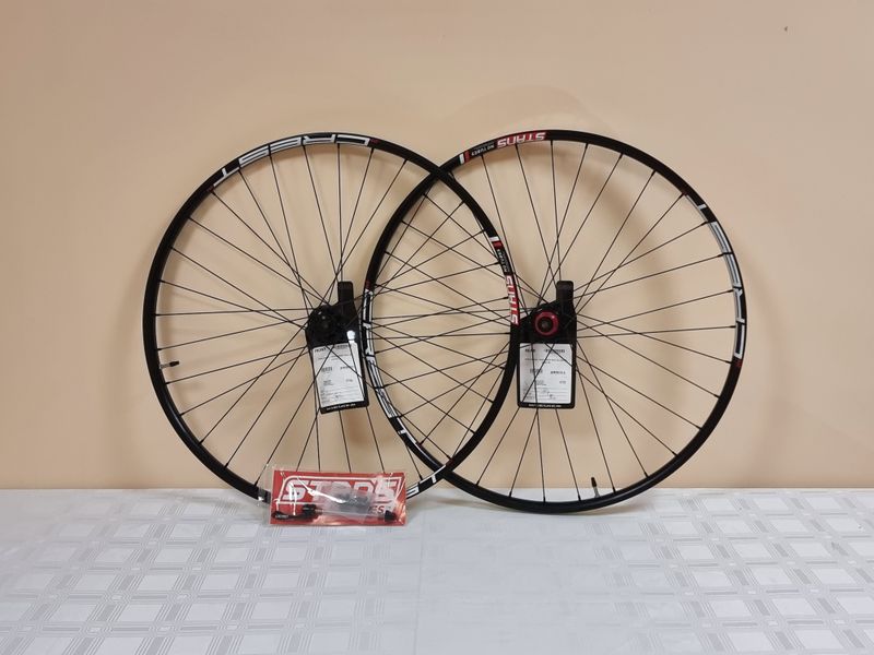 Gebrauchtes Stans Notubes Crest MK3 29" 15x100 and 12x148 Boost SRAM XD Wheelset Wheels