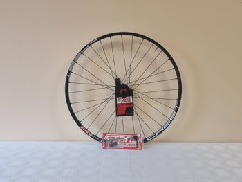 Used Stans Notubes Crest MK3 29" 15x110 Boost and 12x142 SRAM XD Wheelset bike — image 2 of 7
