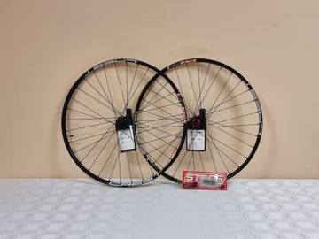 Gebrauchtes Stans Notubes Crest MK3 29" 15x110 Boost and 12x142 SRAM XD Wheelset Wheels