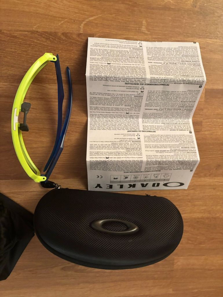 Used Oakley Sutro Sunglasses 2024 bike — image 5 of 5