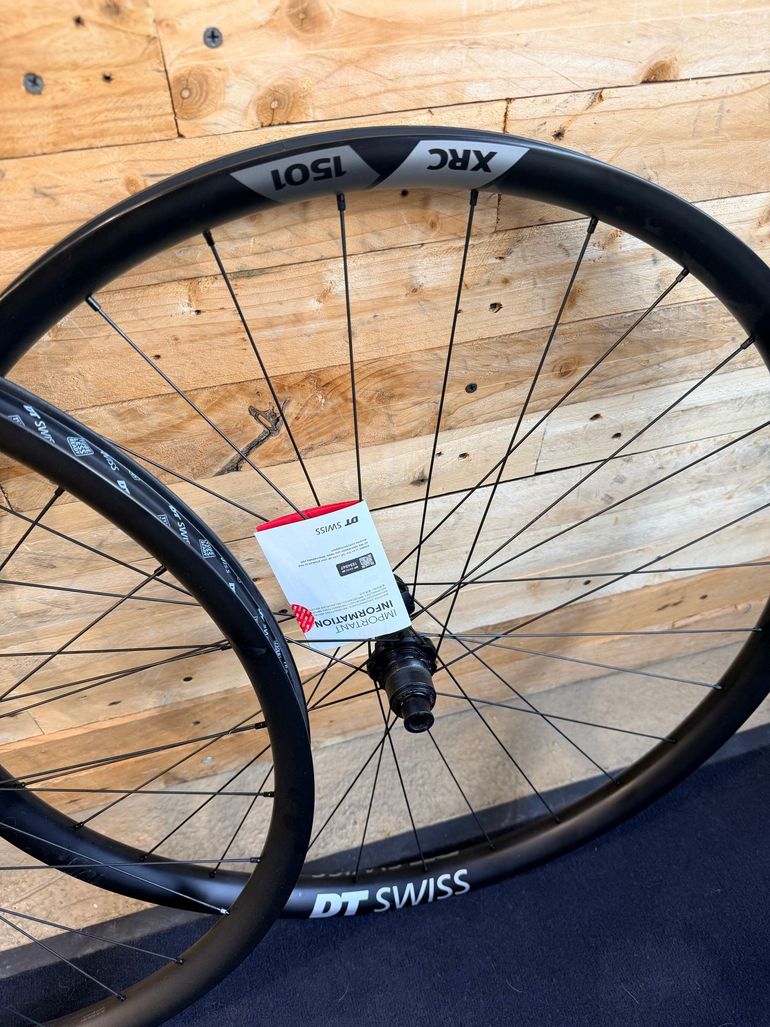 Použité Dt Swiss XRC 1501 SPLINE ONE 29" Boost Carbon Wheelset bike — obrázek 3 z 4