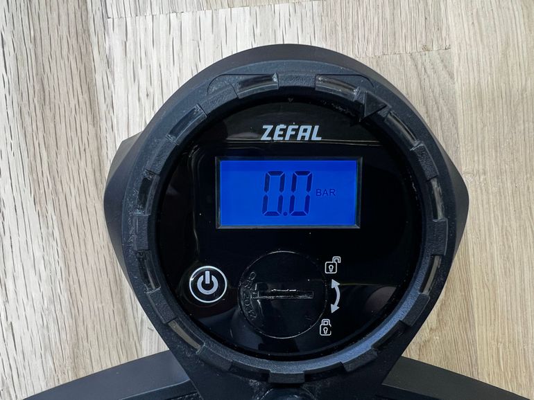Used Zefal Pompe à pied digital bike — image 3 of 5
