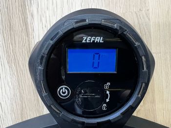 Used Zefal Pompe à pied digital bike — image 2 of 5