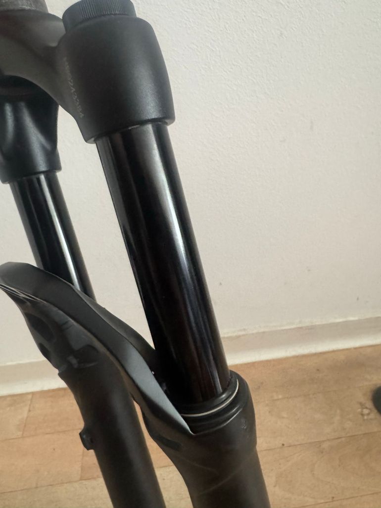 Used Manitou Cricus Expert 2024 bike — image 4 of 9