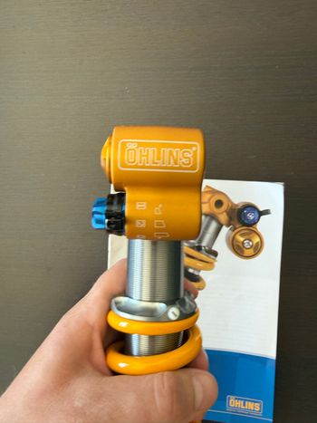 Used Öhlins TTX22 M.2 Coil Shock bike — image 2 of 6