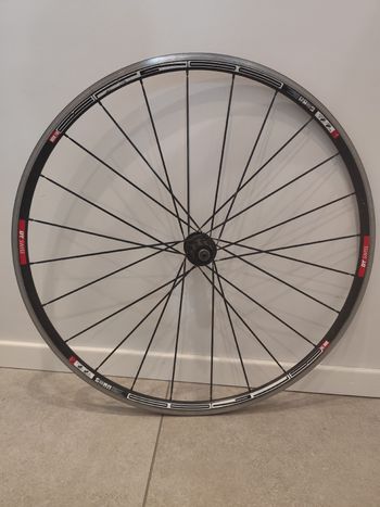 Used Dt Swiss R 1700 bike — image 3 of 4
