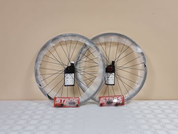 Použité Stans Notubes Crest Carbon CB7 29" 15x100 and 12x142 Shimano HG Wheelset Wheels