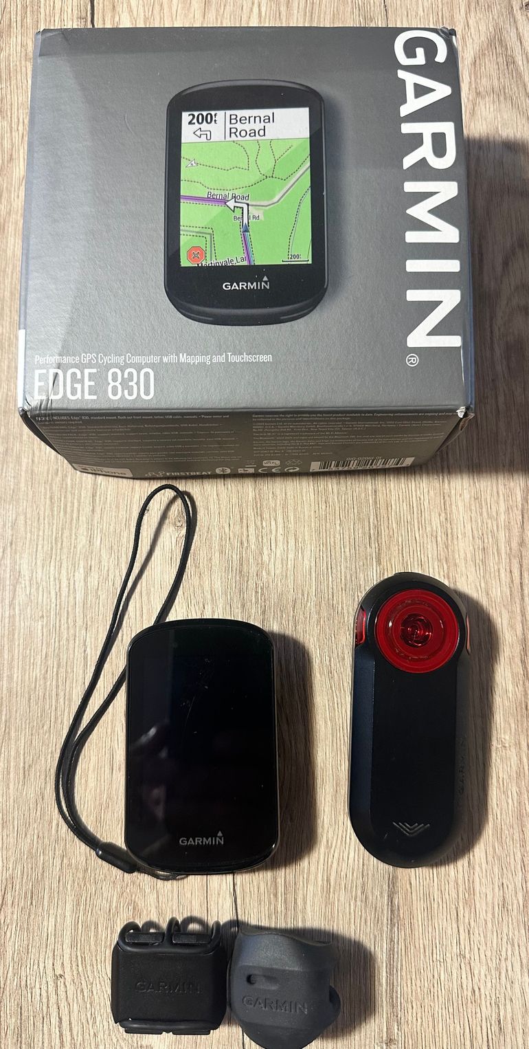 Gebrauchtes Garmin Edge 830 + Varia RTL515 + Speed and Cadence Sensors 2022 bike — Bild 1 von 6