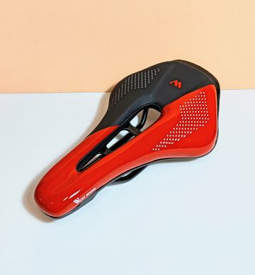 Brugt West Biking Sillín para bicicleta de carretera WB Negro/Rojo Saddles & Seatposts