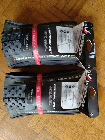 Použité Vittoria terreno wet Gravel grapgene 2.0 700x45 2025 bike