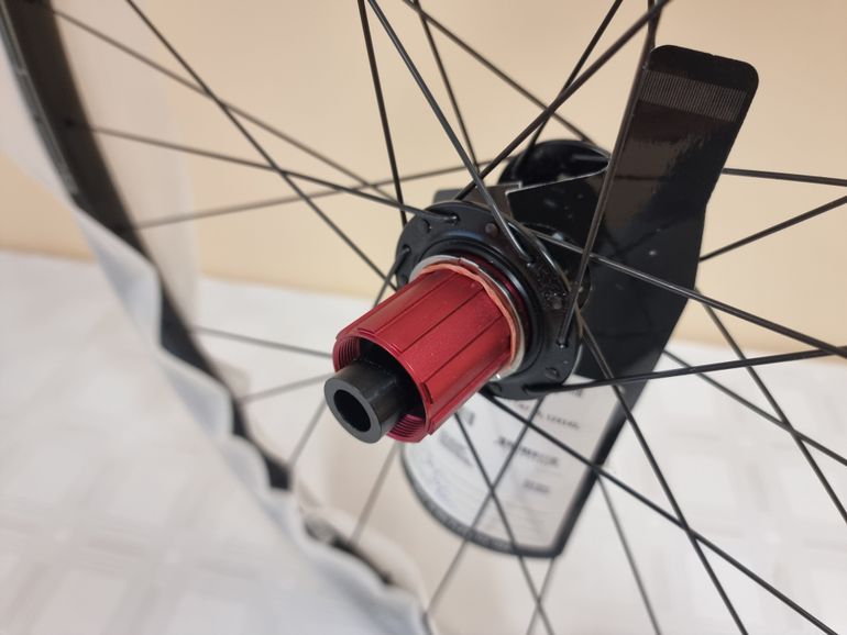 Used Stans Notubes Crest Carbon CB7 29" 15x110 Boost and 12x142 Shimano HG Wheelset bike — image 4 of 7