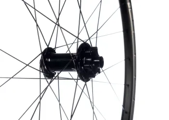 Used Stans Notubes Crest Carbon CB7 29" 15x110 Boost and 12x142 SRAM XD Wheelset bike — image 5 of 9