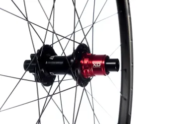 Used Stans Notubes Crest Carbon CB7 29" 15x110 Boost and 12x142 SRAM XD Wheelset bike — image 4 of 9